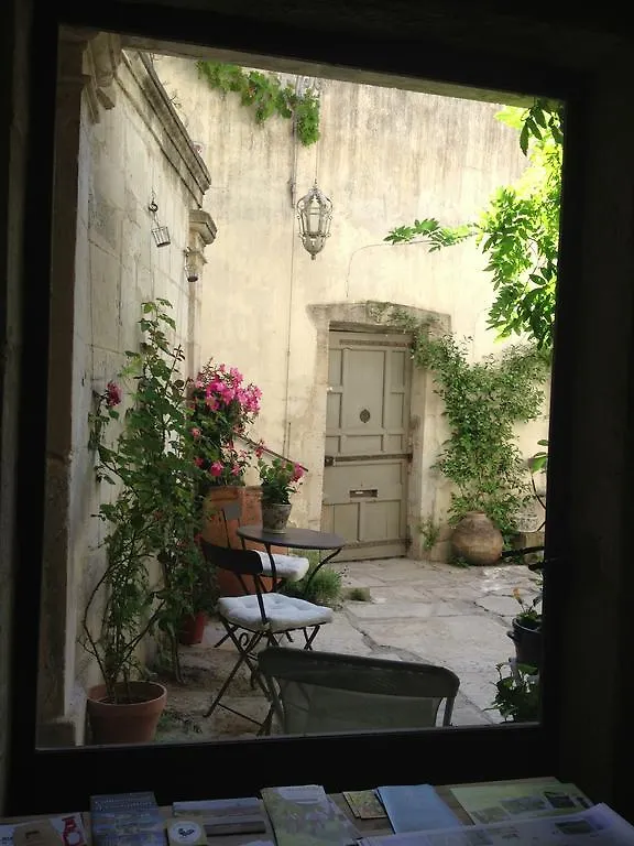 La Maison D'Isidore Saint-Remy-de-Provence 0*,